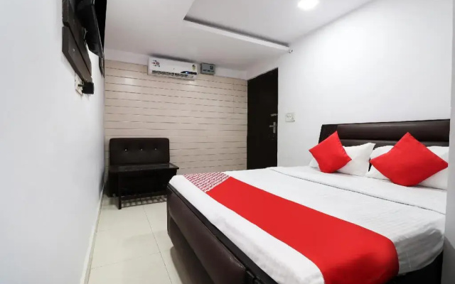 Hotel Crazy Singh by OYO Rooms