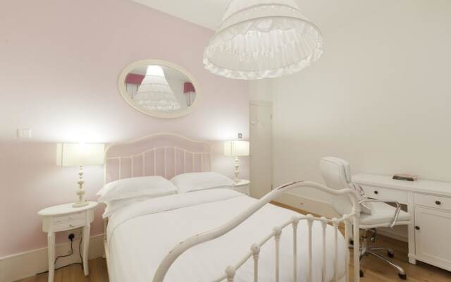 Отель onefinestay - Covent Garden private homes вид на фасад