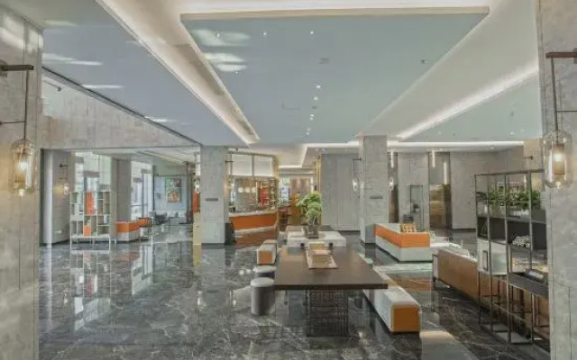 Mercure Realm Hotel (Danyang Government Pharmaceutical Vocational College Branch)