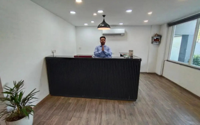 Saltstayz Select – Near Sohna Road City Center