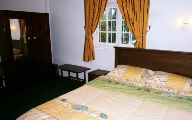 Surrey Bird Sanctuary & Holiday Resort