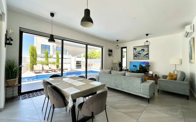 66 PER - Stay Villa Palm