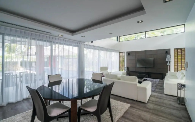 Diamond VIP villas by Lofty