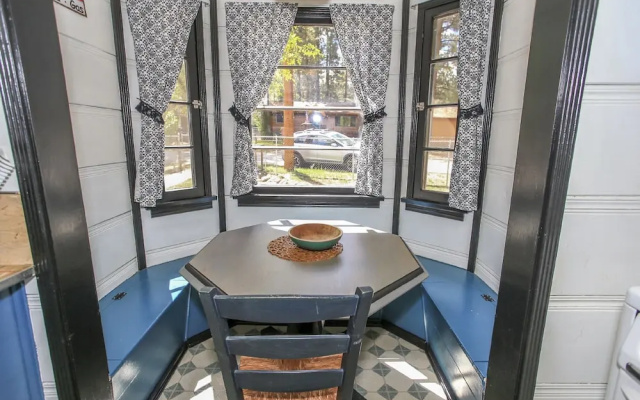 A Sweet Pine Cabin - 3Br/1BA/WiFi/Roku/Netflix