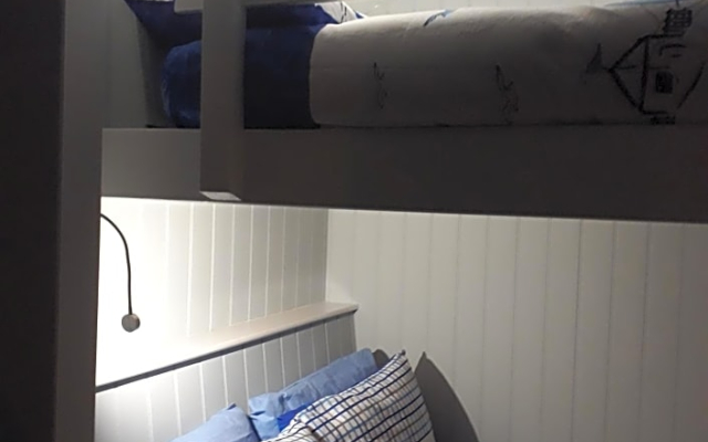 Allibella Shepherds Hut, Amazing Seaview, Private garden, Pet Friendly