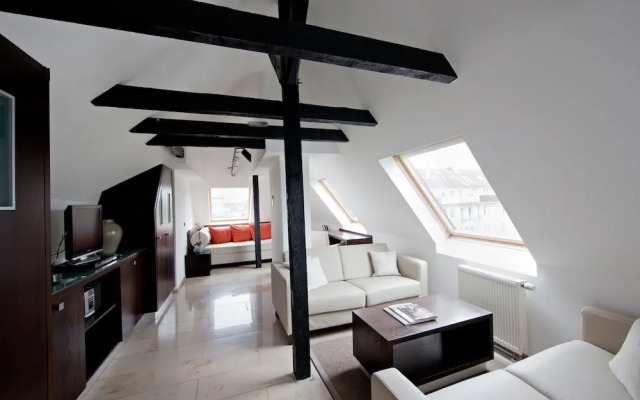 Burns Art Apartments