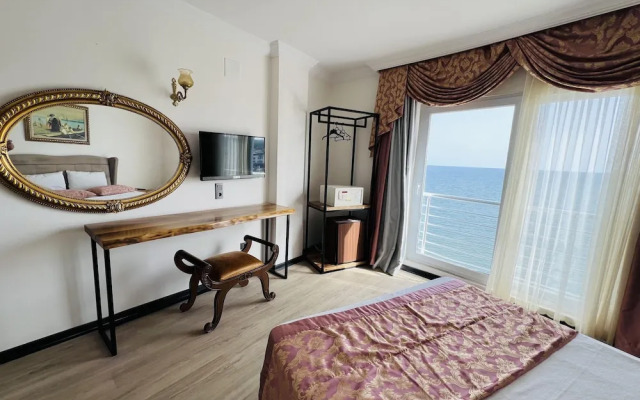 Roxo Beach Hotel