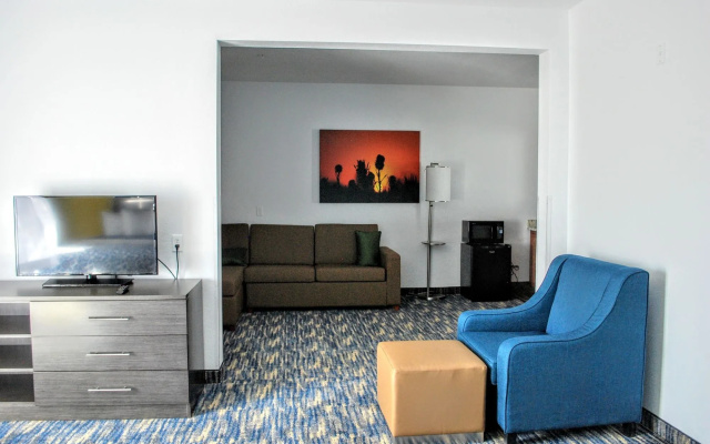 Days Inn & Suites Lubbock Medical Center