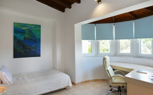Orestis Suites