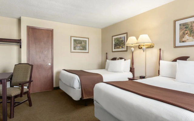 Travelodge Kingston LaSalle Hotel