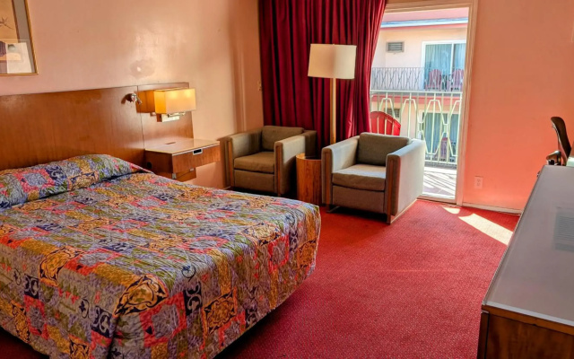 Royal Century Hotel