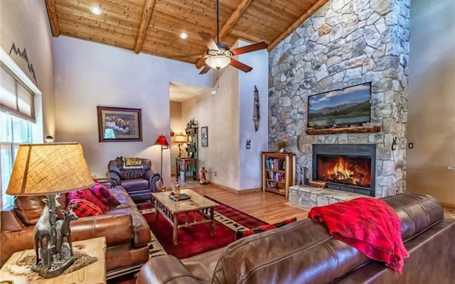 Cozy Knotty and Nice - Four Bedroom Cabin