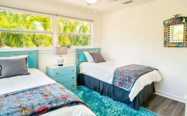 Henderson 3 Bedroom Home by RedAwning