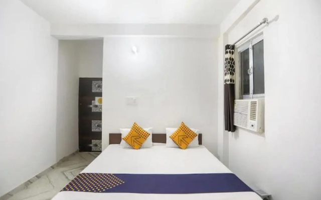 Goroomgo Shiv Ganga Guest House Varanasi
