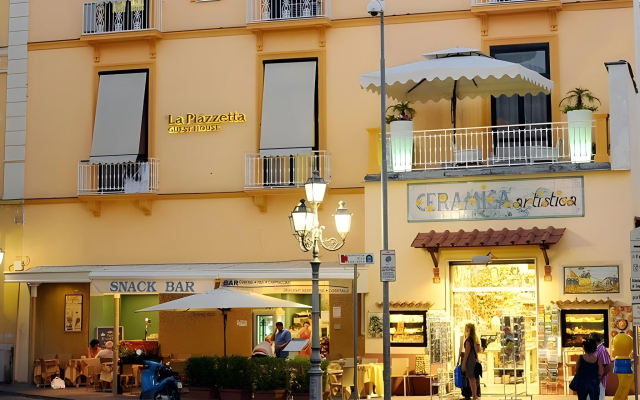 La Piazzetta Guest House