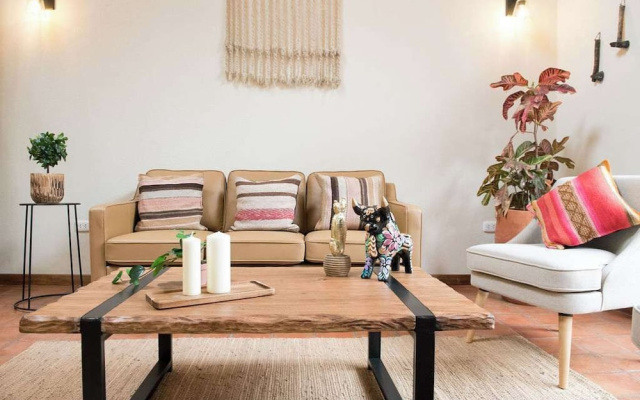 w Serene 2BR Riverside Villa w Nature Views