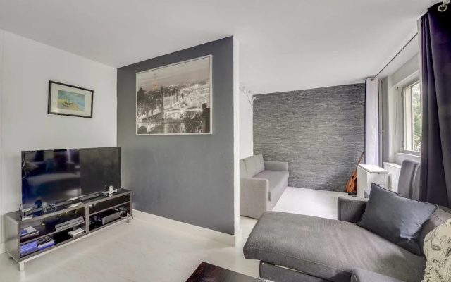 Modern 1bedroom Flat With Terrace in Trendy Paris XI