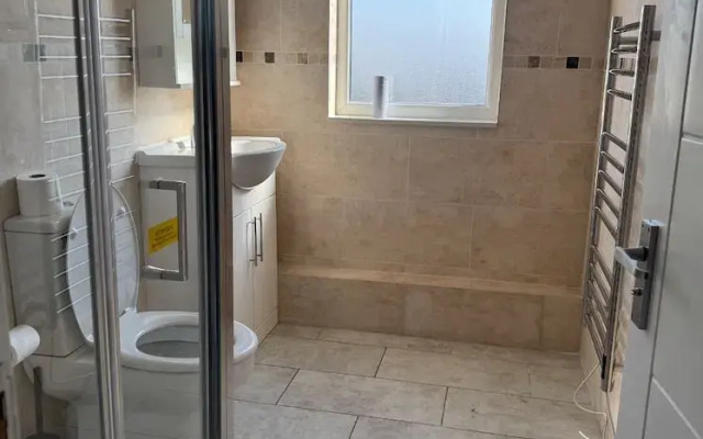 Close Central London 1 bed Apartment Sleeps 3