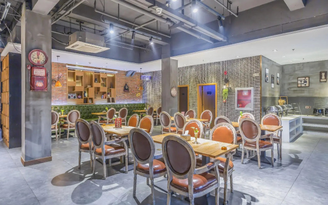 James Joyce Coffetel Zhuozhou City Government Branch