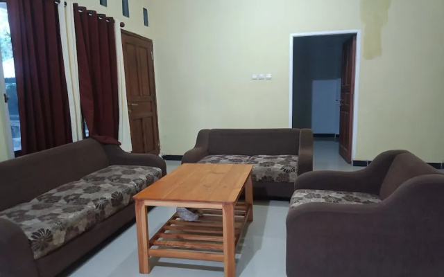 Hotel O Penginapan Annisya Near SMA Negeri 2 Mataram