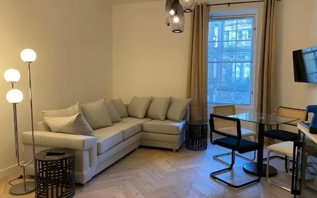 Leith Street Suite