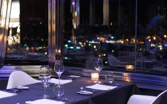 Sky Suite Hotel