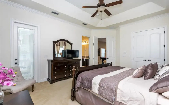 Elegant 5 BD, 5 BH Villa