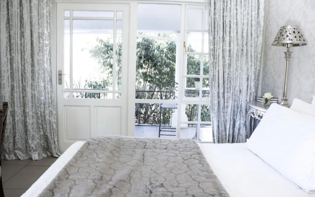 La Riviera Guesthouse