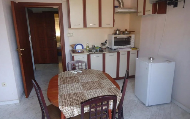 Thomas Palace Apartments