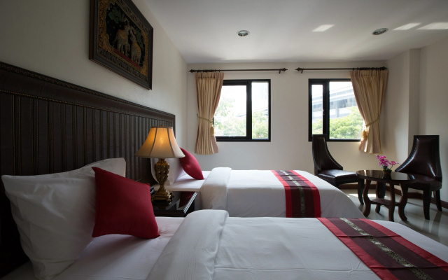 True Siam Rangnam Hotel