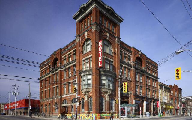 Отель Gladstone Hotel Канада, Торонто - отзывы, цены и фото номеров - забронировать отель Gladstone Hotel онлайн вид на фасад
