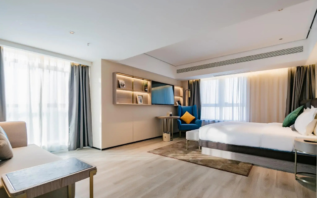 Echarm Plus Hotel (Xi'an Shirong International Bachenmen Subway Station)
