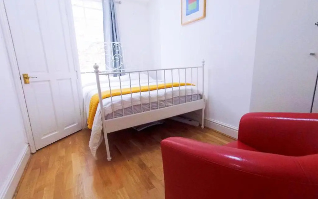 Orchid 2 At Baker Street