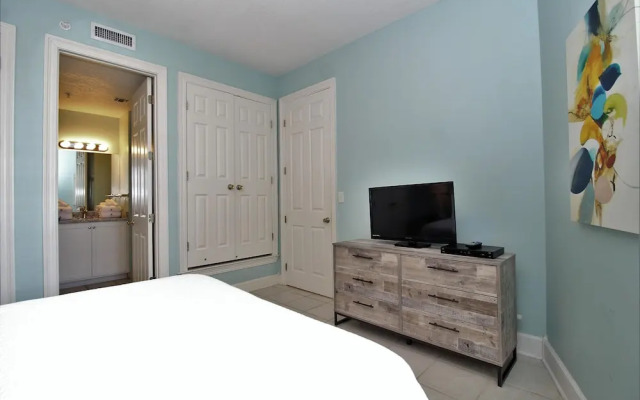 Grand Pointe 702