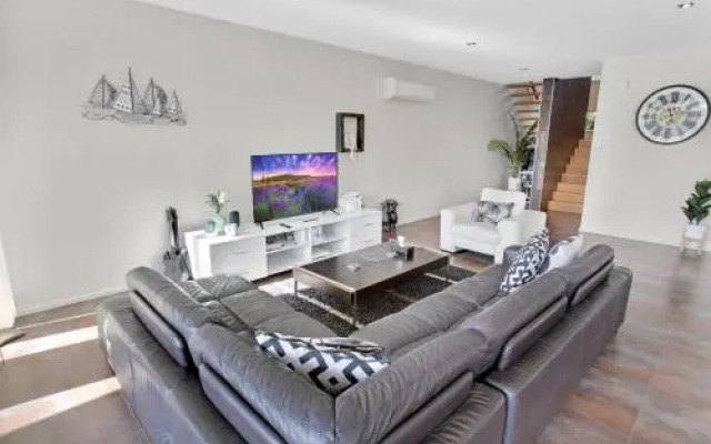 Gippsland Lakehouse