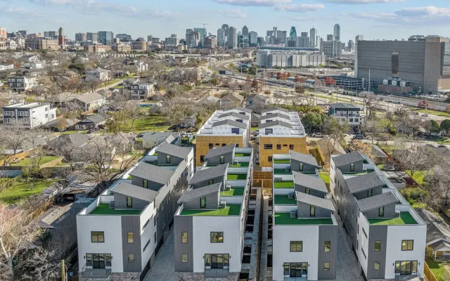 Landing Apartments - Downtown Dallas