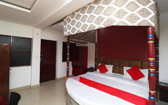 OYO 28240 Hotel D' Seasons