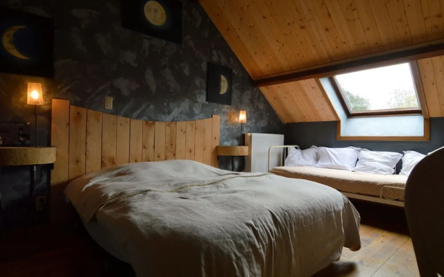 Charming Holiday Home in Hondschoote With Terrace