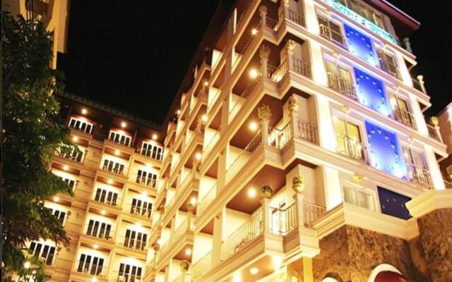 Отель Rita Resort and Residence Таиланд, Паттайя - 9 отзывов об отеле, цены и фото номеров - забронировать отель Rita Resort and Residence онлайн вид на фасад