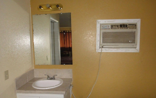 Holiday Motel