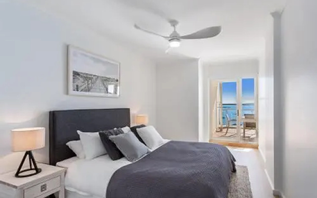 Breakwater Apartment 403