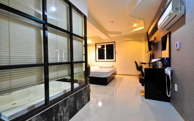 Aria Motel