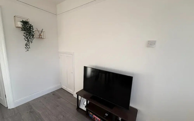 Central Chelmsford 2-bed Apt, 5 Mins to Station