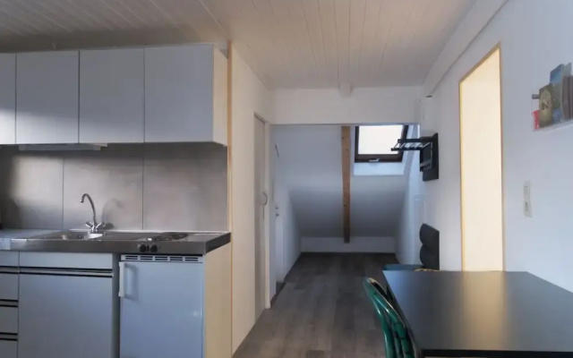 Apartment - Sleeps 3 - Balcony - Garden