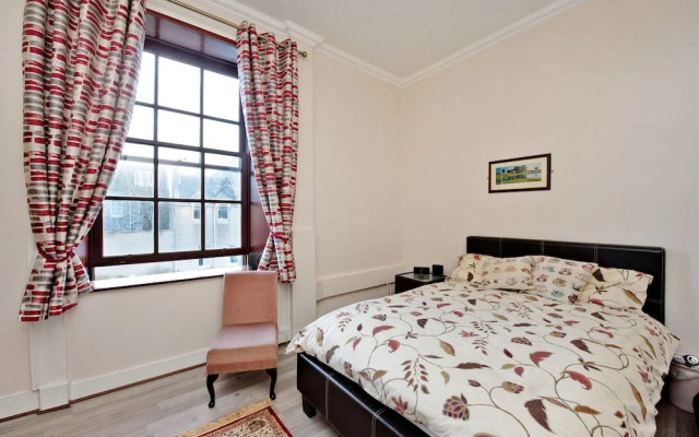 Luxurious Aberdeen Retreat Sleeps 21 & Parking