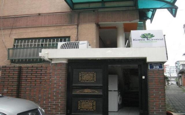 Отель Korea Central Backpackers Южная Корея, Сеул - отзывы, цены и фото номеров - забронировать отель Korea Central Backpackers онлайн вид на фасад