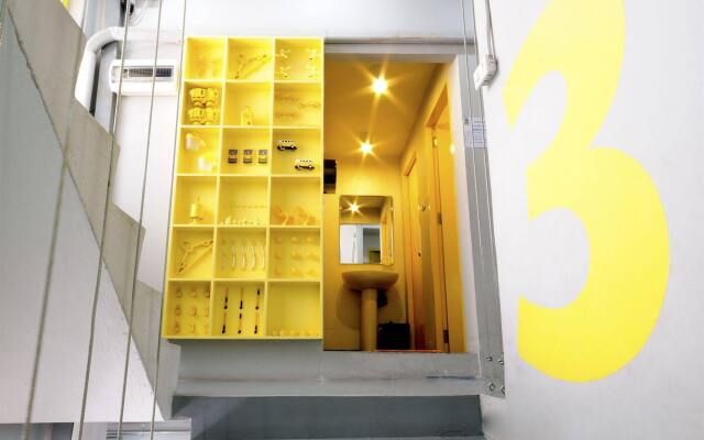 Отель Jellybean Ezy Hostel Sathorn Таиланд, Бангкок - 1 отзыв об отеле, цены и фото номеров - забронировать отель Jellybean Ezy Hostel Sathorn онлайн вид на фасад