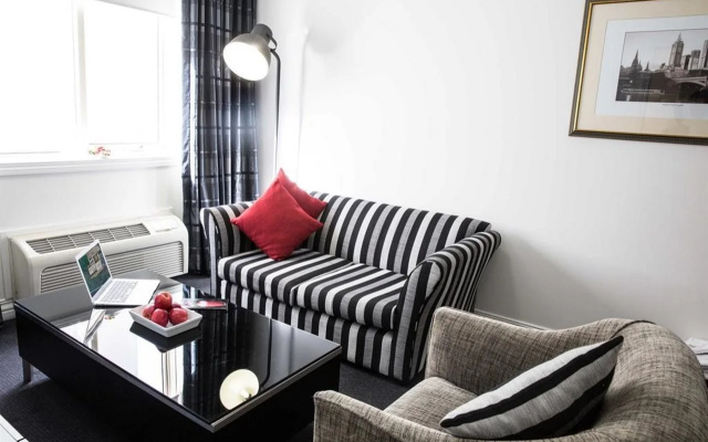 Collins Hotel