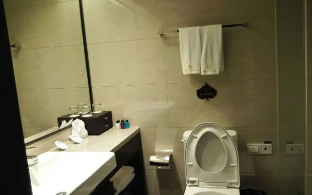 Fengqi Hotel