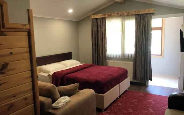 Yedigoller Hotel & Restaurant